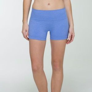 Lululemon Women’s In The Flow II Shorts Size 6-8 Seamless Compression